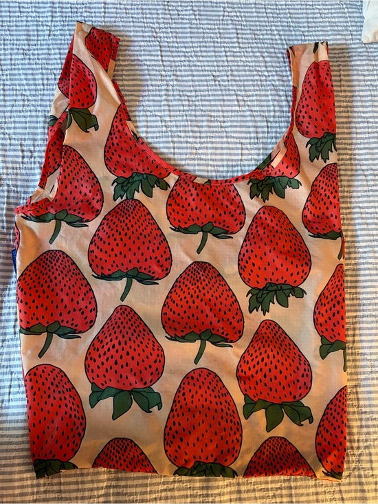 BAGGU Handbags - Baggu- Strawberry Print Women's Tote Bag - Red/Pink